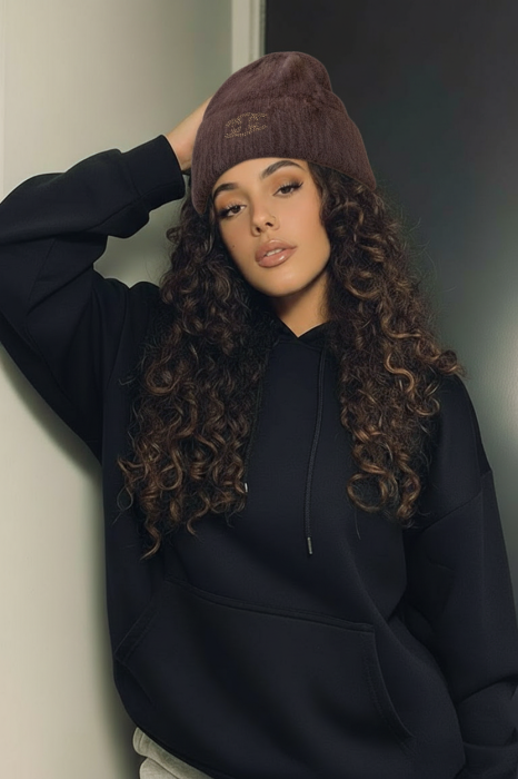 Caciula dama maro cu pietricele