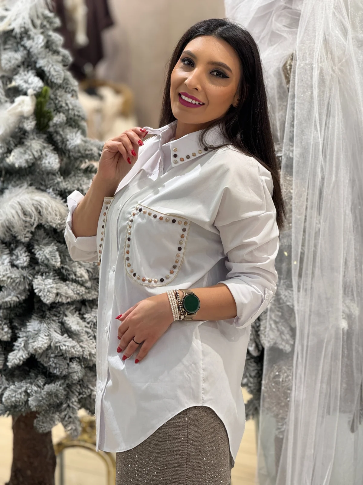 Camasa alba din bumbac cu bilute multicolore brodate [3]