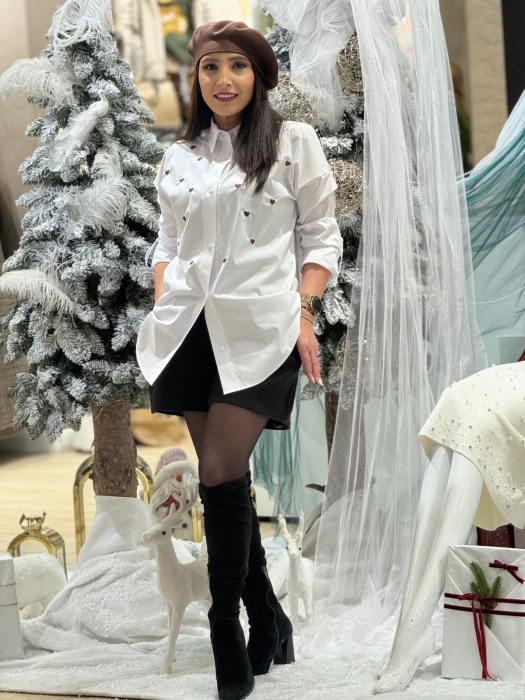 Camasa alba din bumbac cu inimioare maro aplicate [3]