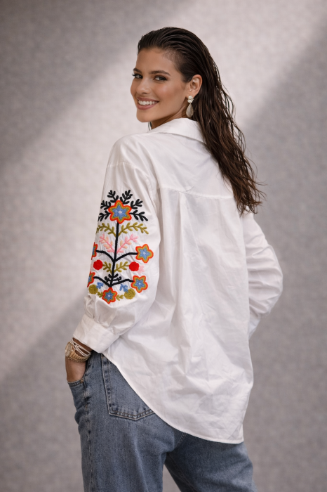 Camasa dama alba cu broderie multicolora pe maneci [4]