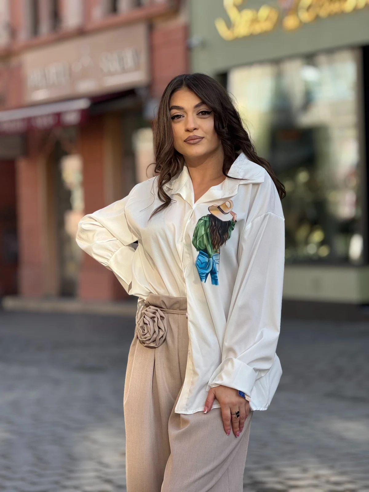 Camasa dama alba cu imprimeu cu fata cu palarie [4]