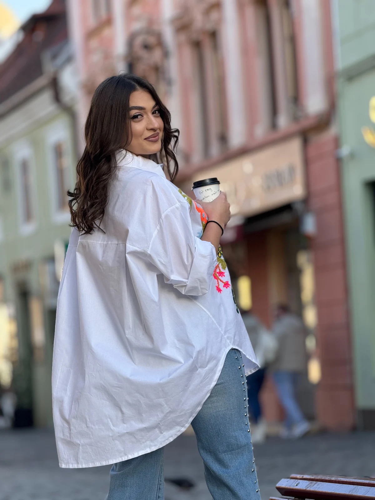 Camasa dama alba din bumbac cu broderie florala colorata [4]