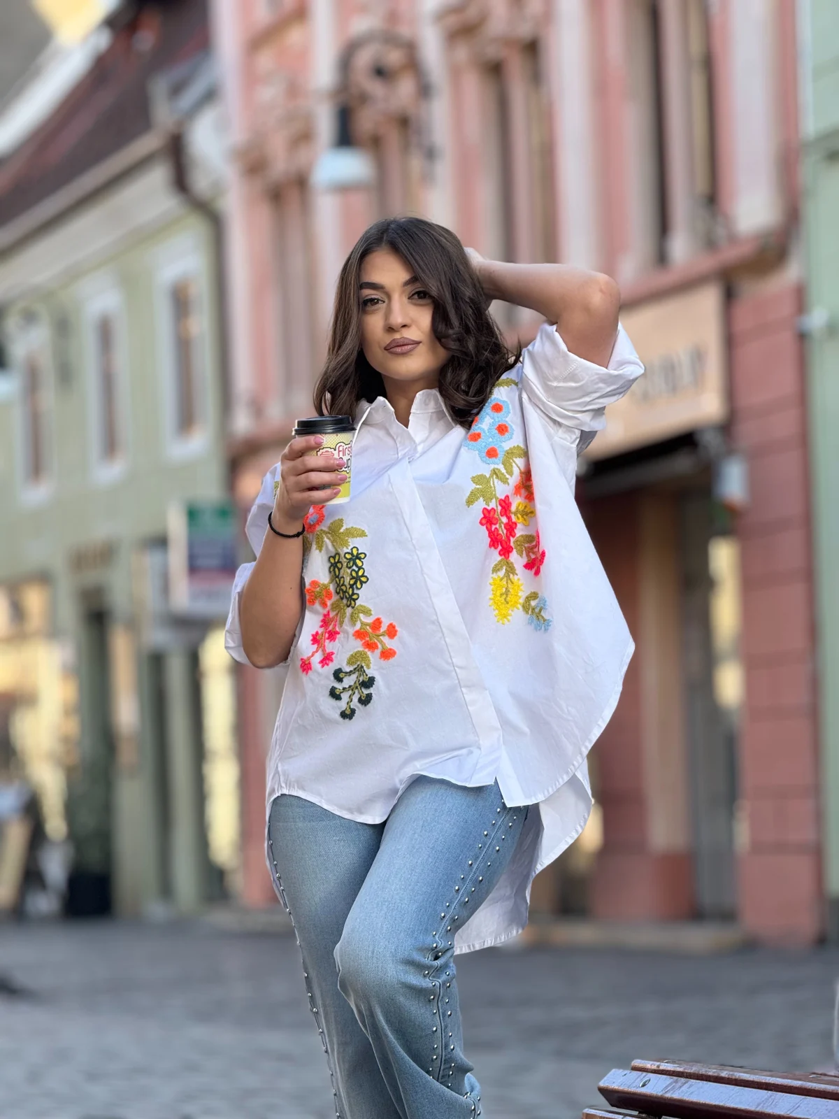 Camasa dama alba din bumbac cu broderie florala colorata [2]