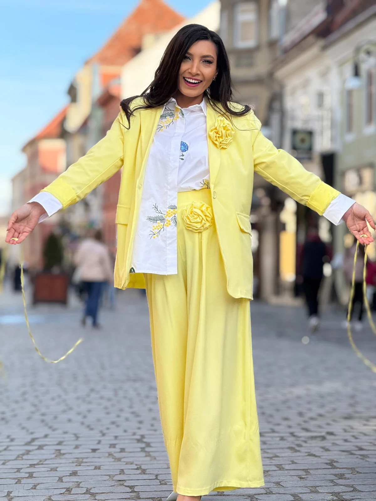 Camasa dama alba din bumbac cu broderie florala fina [6]