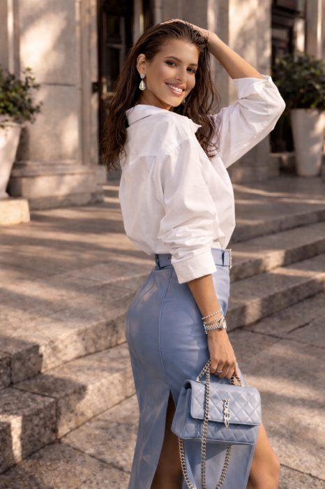 Camasa dama alba din bumbac cu floricele albastre brodate [5]