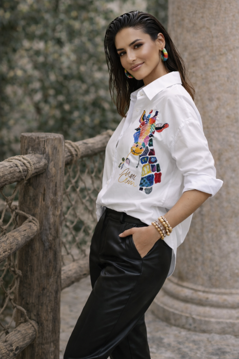 Camasa dama alba din bumbac cu imprimeu girafa multicolora [3]