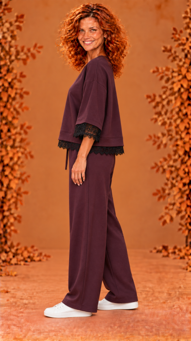 Compleu dama bordo cu inserti dantela neagra la bluza [2]