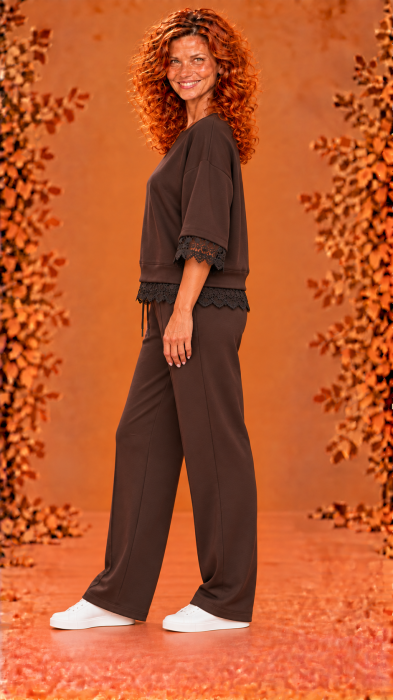 Compleu dama maro cu inserti dantela neagra la bluza [2]