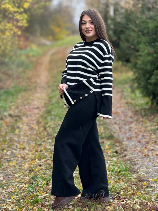 Compleu dama negru tricotat cu gat rotund si dungi orizontale pe bluza [3]