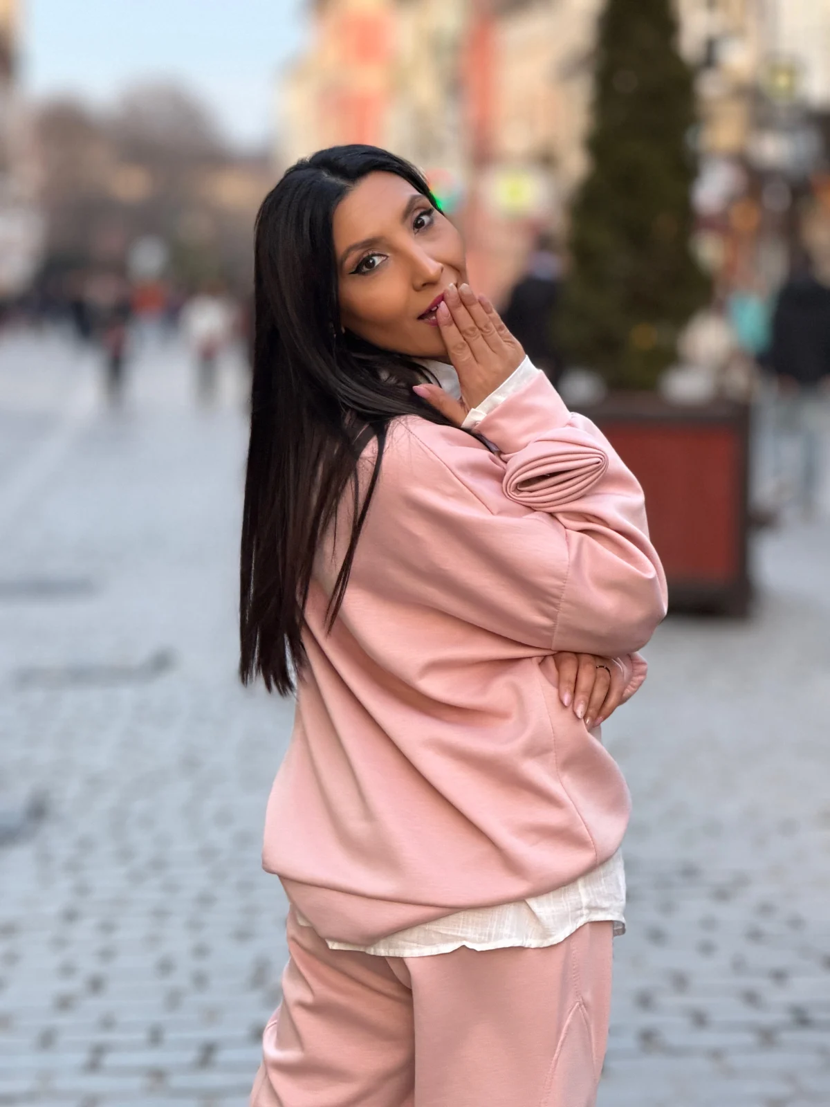 Compleu dama roz pudrat cu detaliu floral la maneci [7]