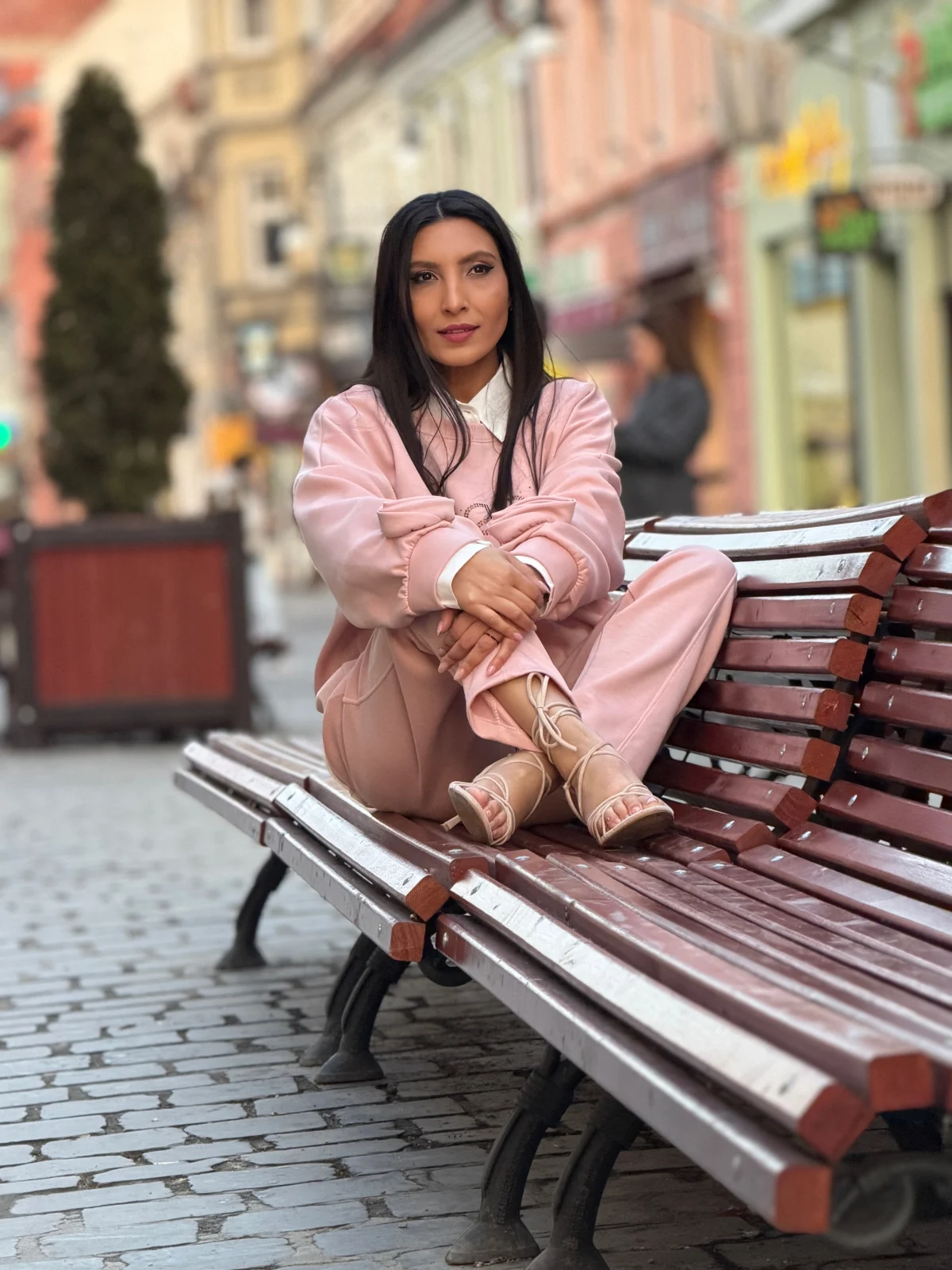 Compleu dama roz pudrat cu detaliu floral la maneci [5]