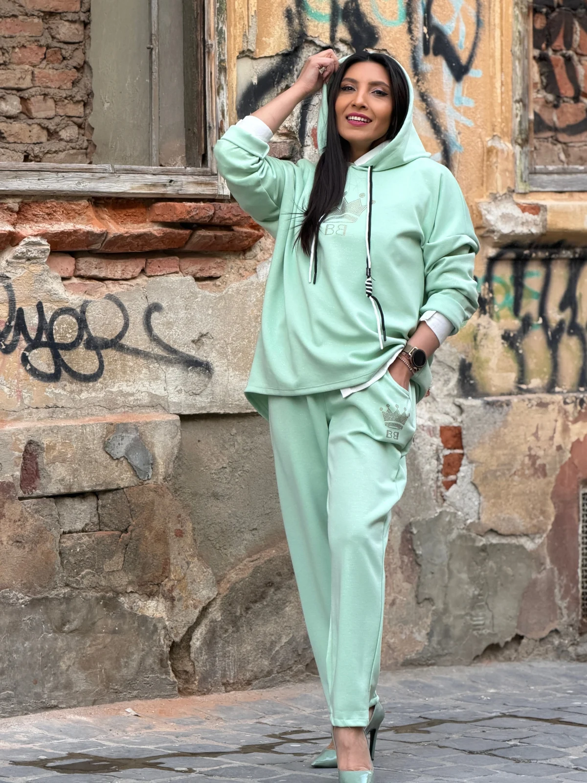 Compleu dama verde cu detalii stralucitoare aplicate [4]