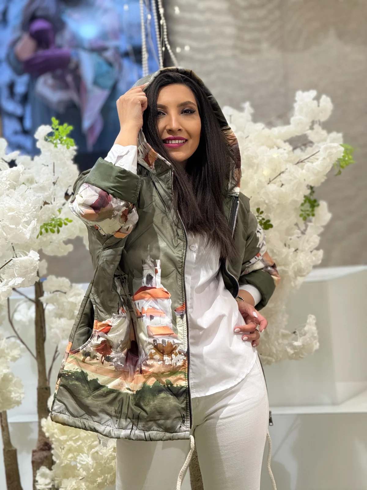 Geaca dama verde cu gluga si imprimeu castel