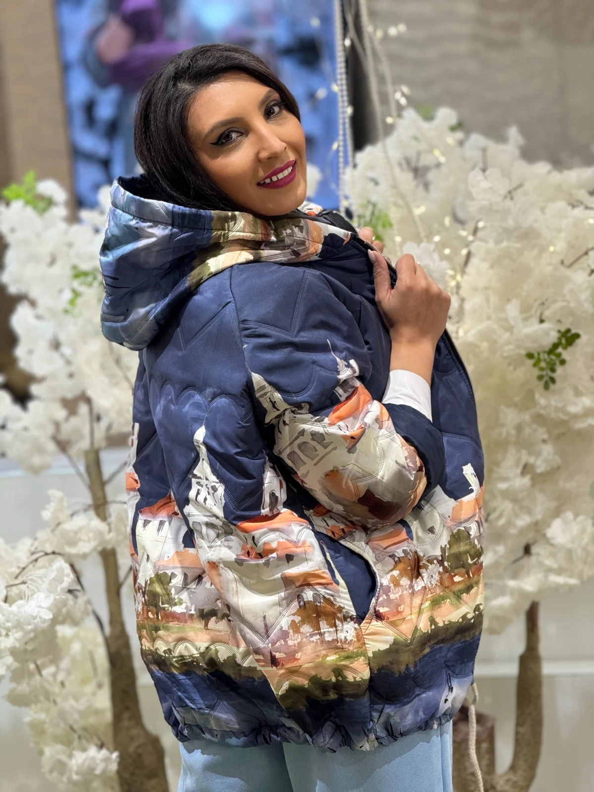 Geaca dama bleumarin cu gluga si imprimeu castel [5]