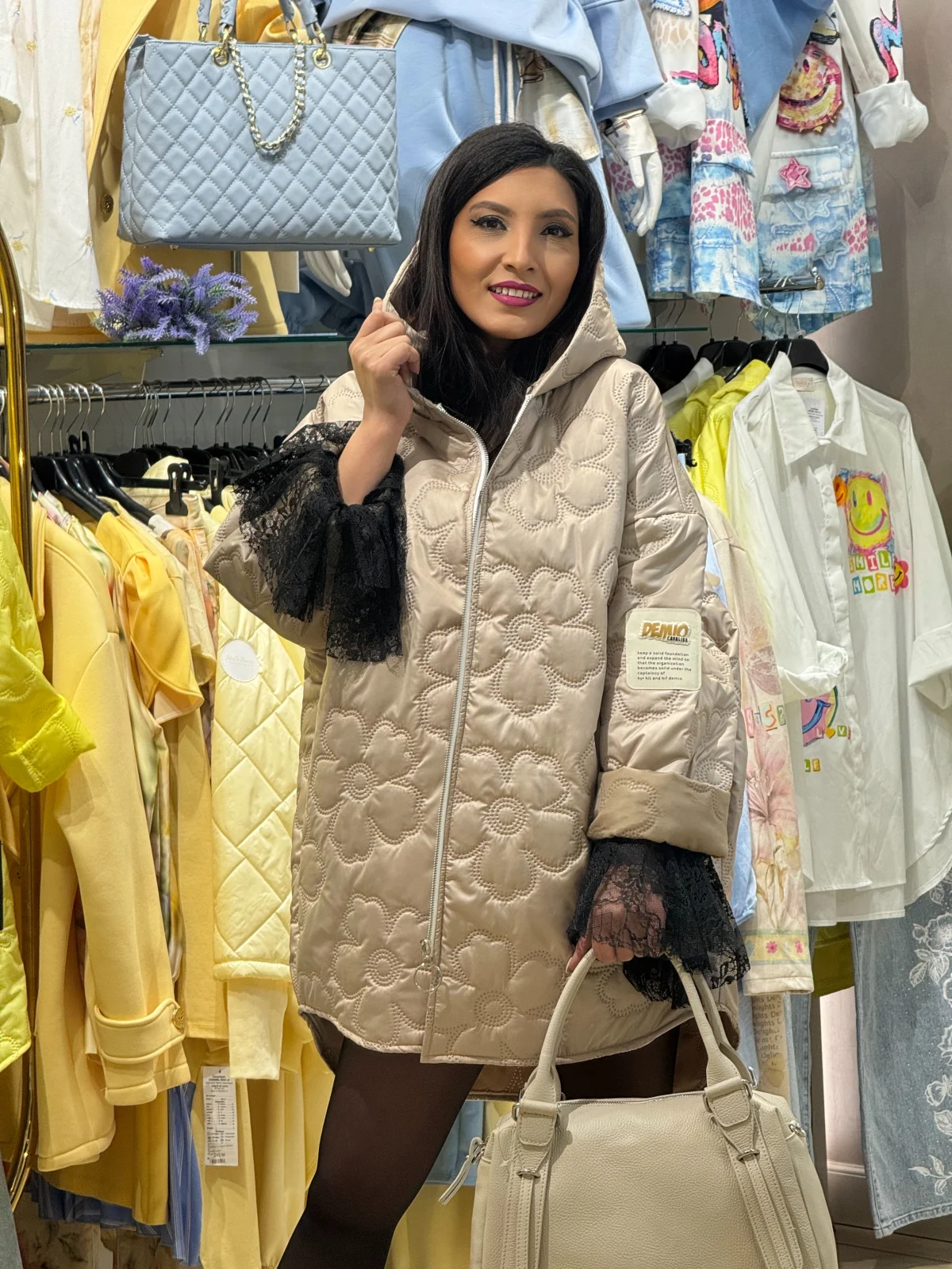 Geaca dama bej cu broderie florala si gluga [2]