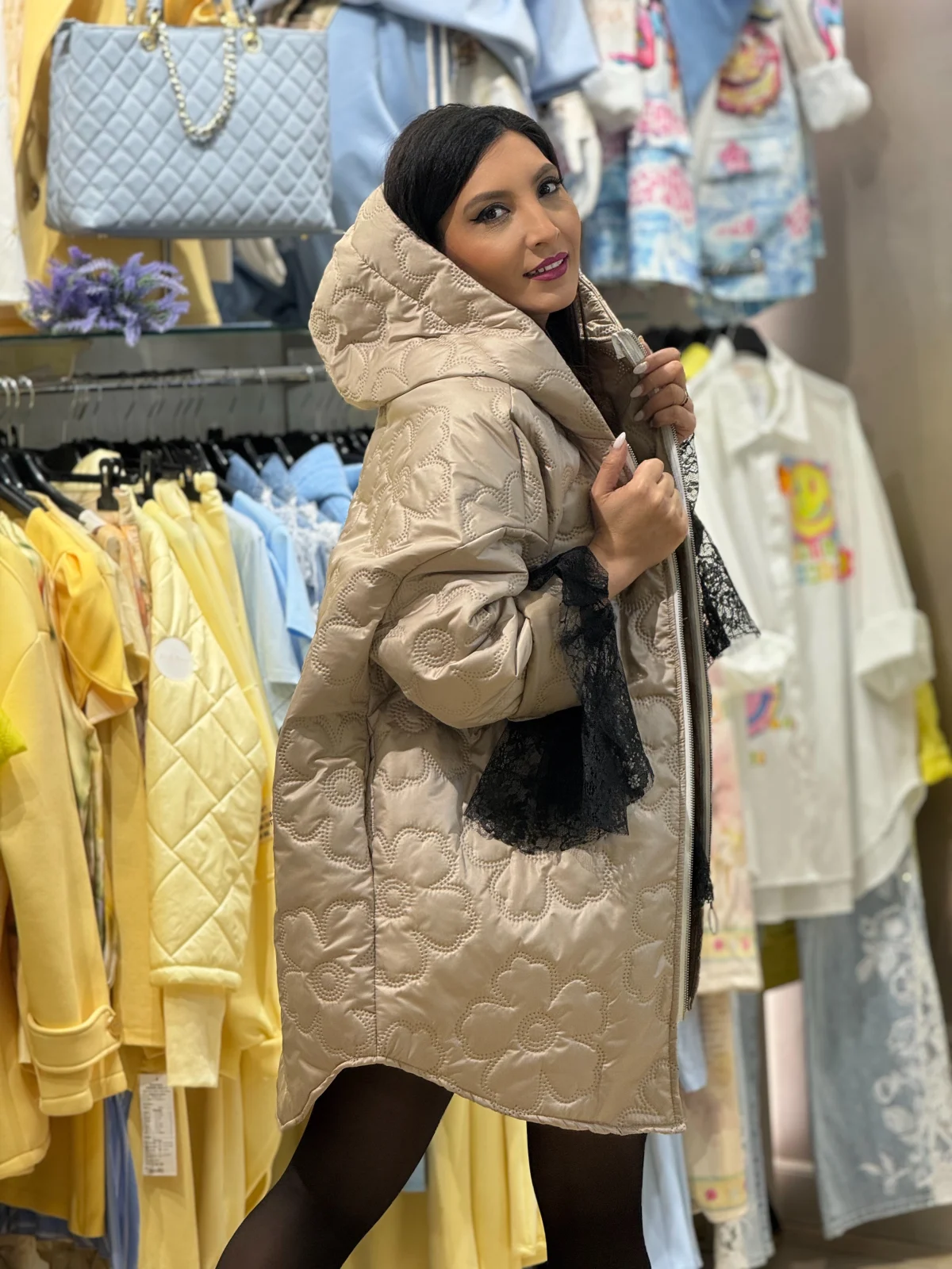 Geaca dama bej cu broderie florala si gluga [4]