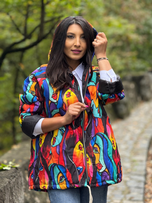 Geaca dama cu gluga si imprimeu fete abstracte [6]