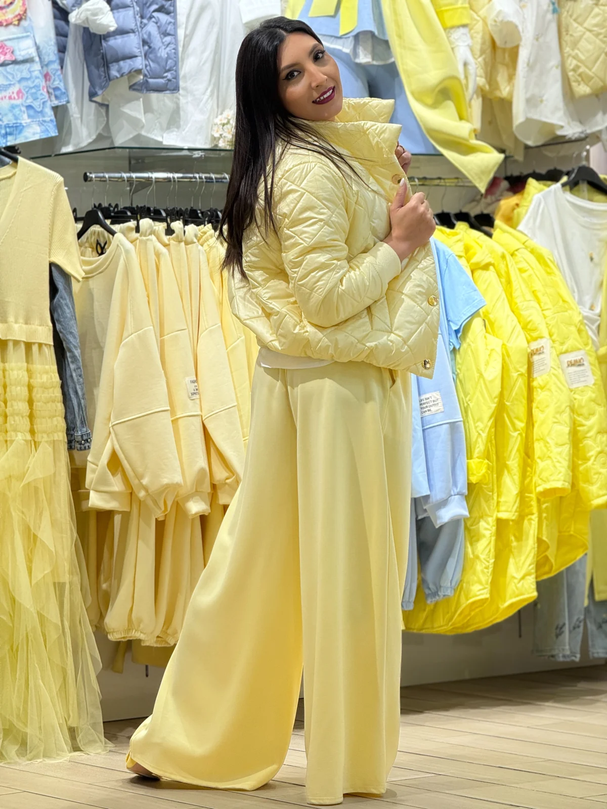 Geaca dama galbena matlasata cu manseta la maneca si elastic in talie [7]