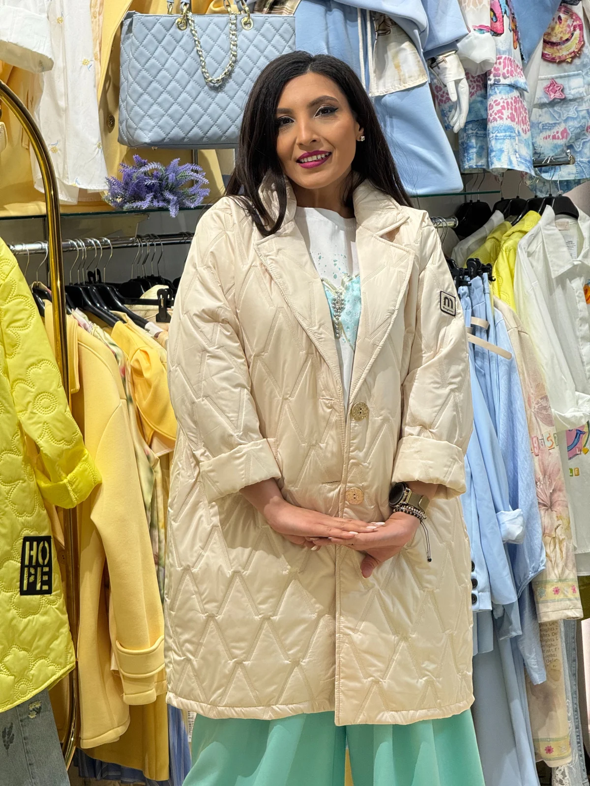 Geaca dama lunga cu nasturi si broderie in V [3]