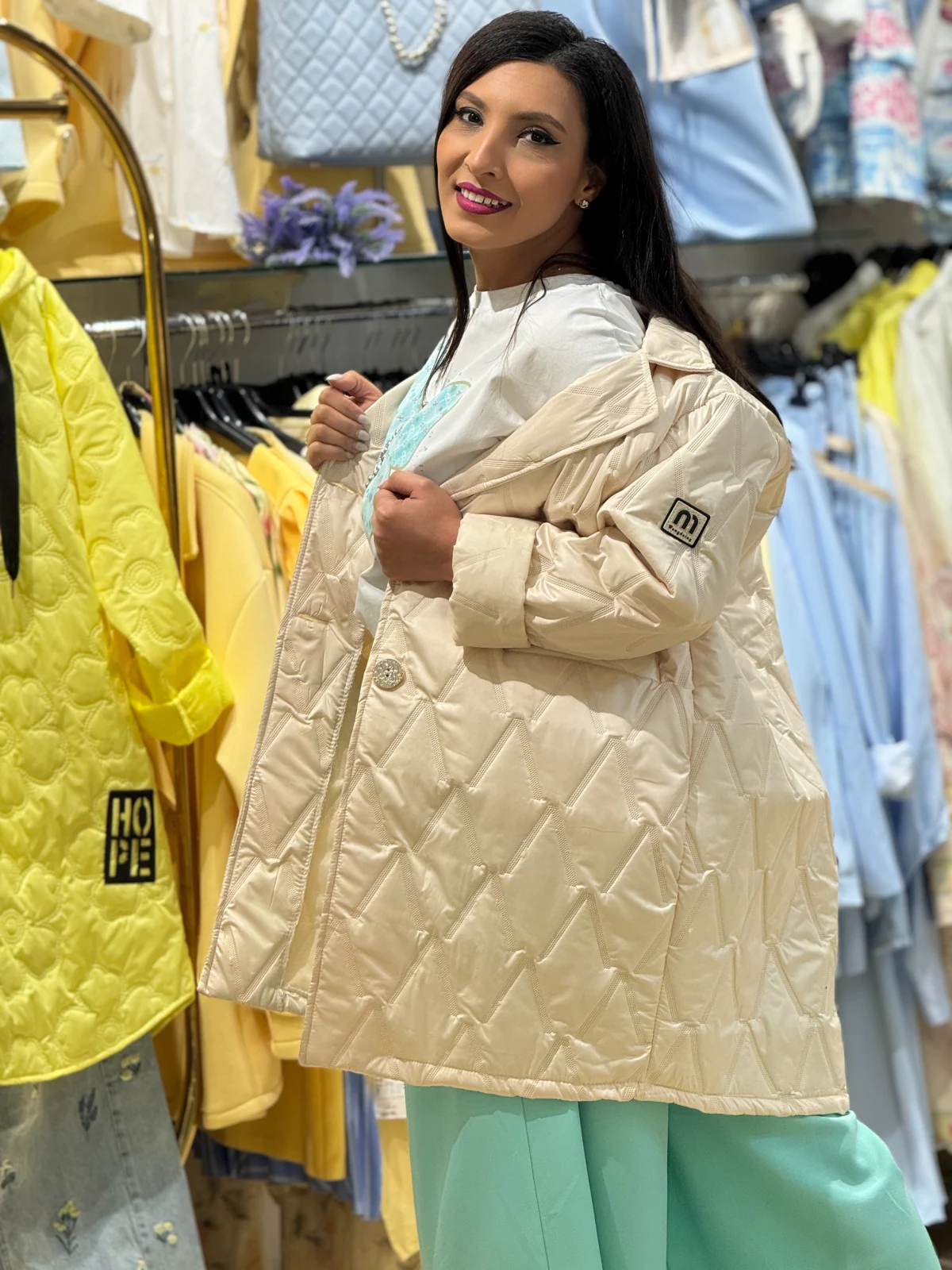 Geaca dama lunga cu nasturi si broderie in V [4]