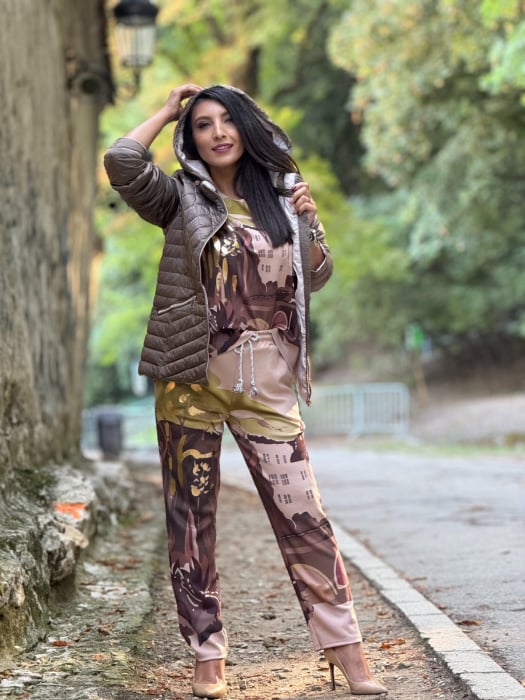 Geaca dama matlasata cu buzunare si fermoar [5]