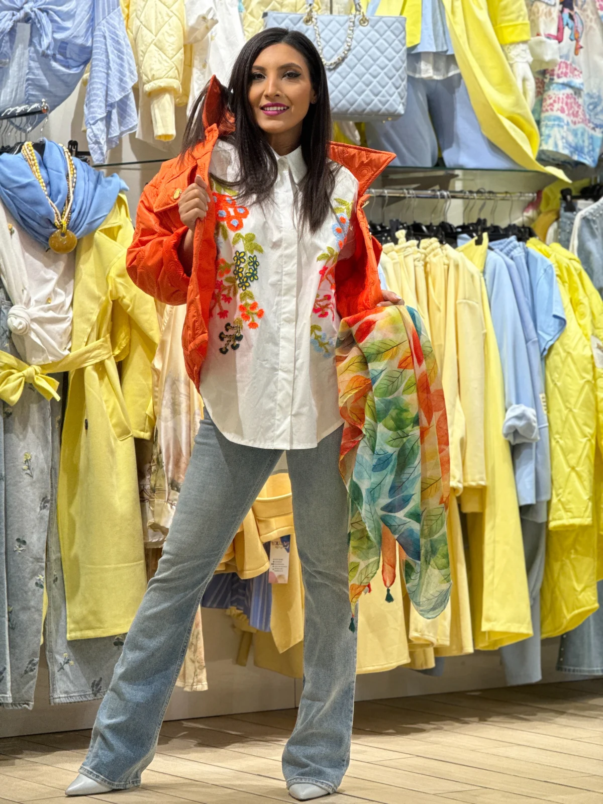 Geaca dama portocalie scurta cu broderie florala [6]