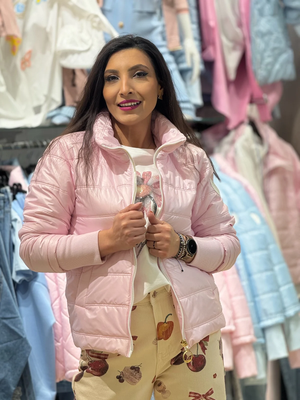 Geaca dama roz cu mansete si broderie orizontala [4]