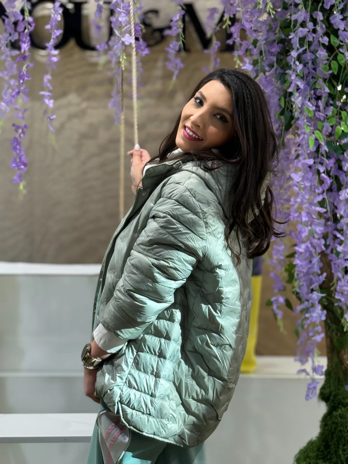 Geaca dama verde menta cu gluga si capse [4]