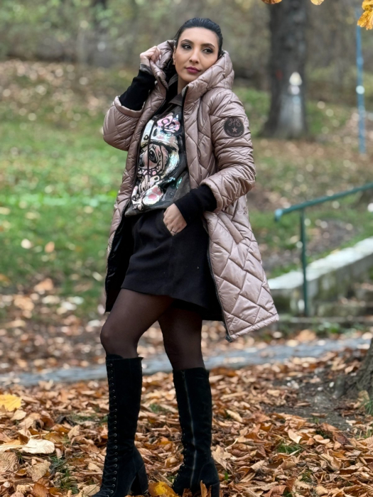 Geaca lunga cappuccino cu emblema [7]