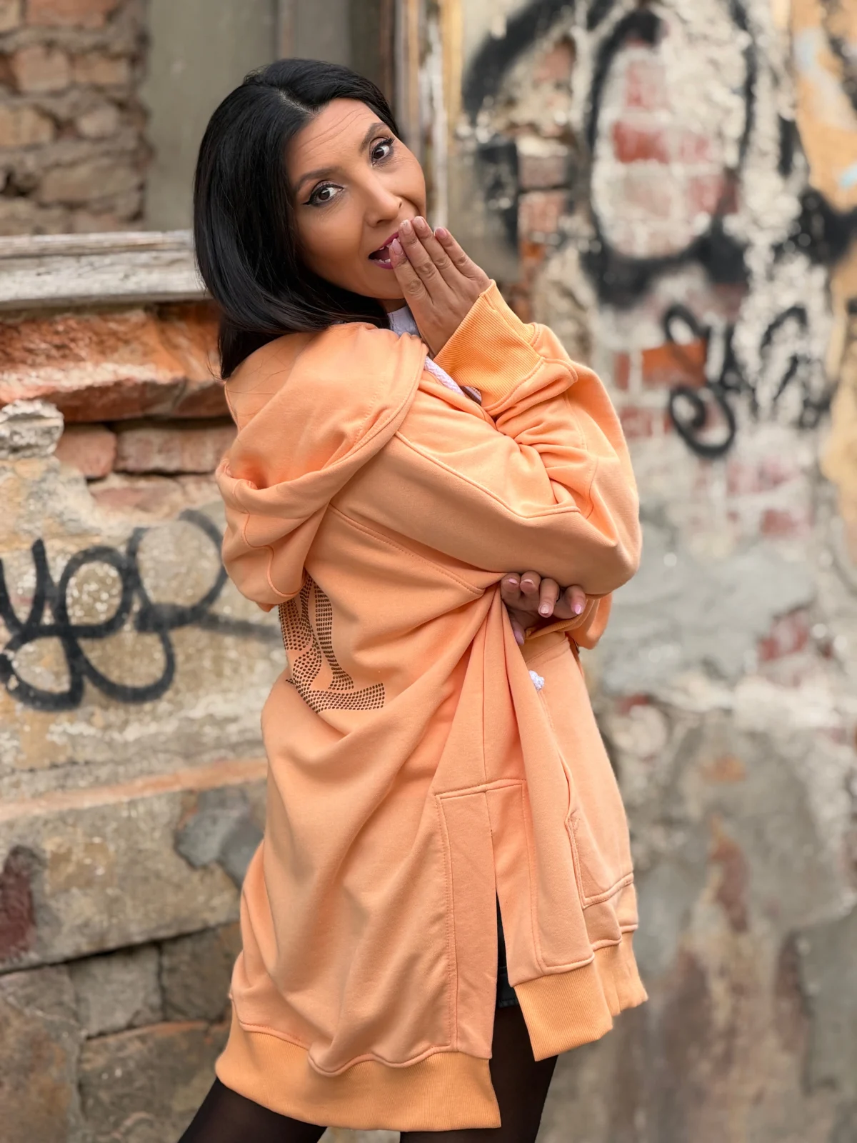 Hanorac dama portocaliu pastel cu fermoar si imprimeu cu diamant aplicat [6]