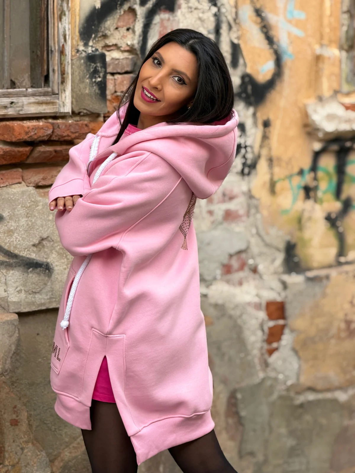 Hanorac dama roz pudra cu fermoar si imprimeu cu diamant aplicat [3]