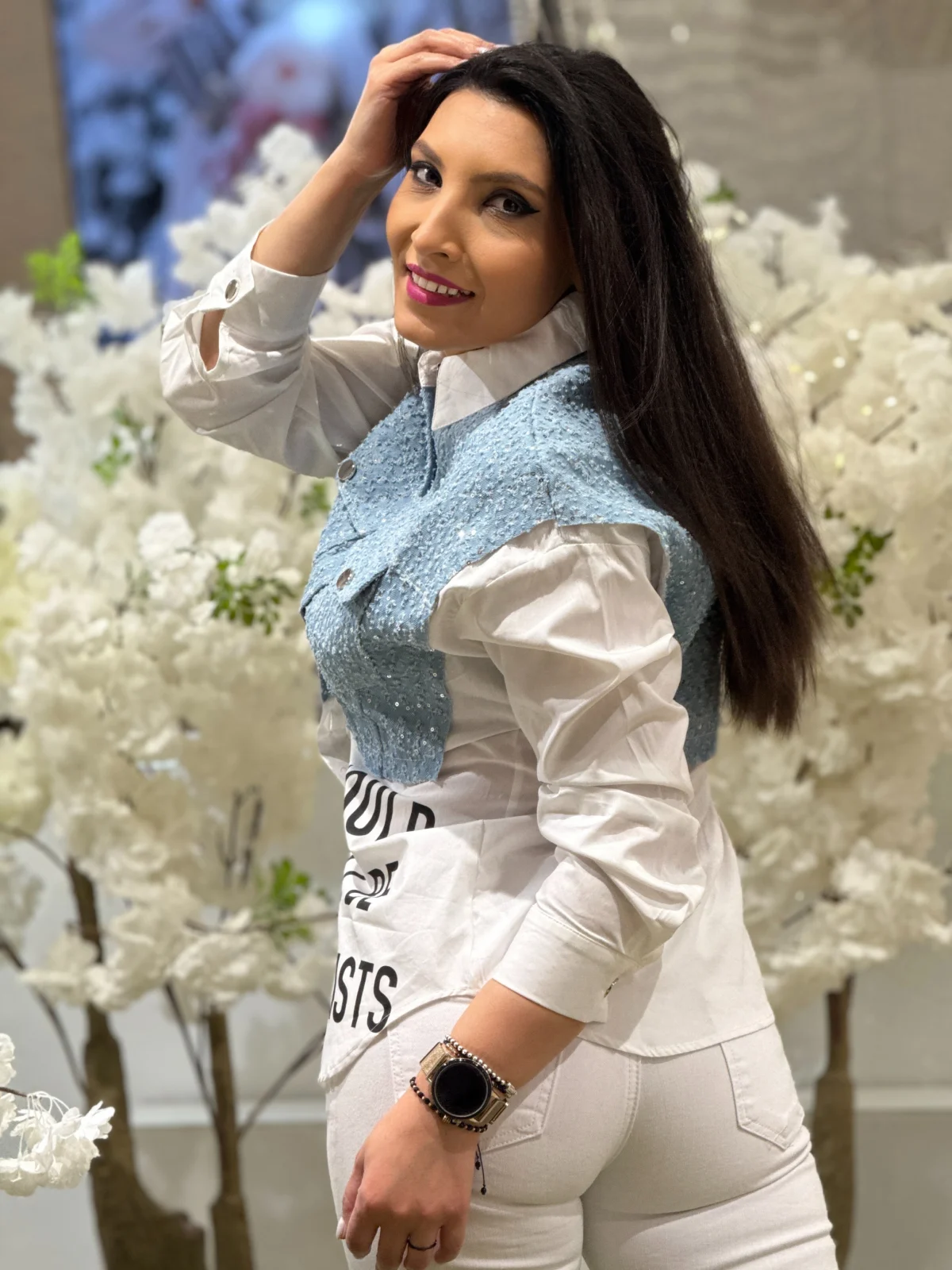 Jacheta dama alba cu insertii din denim si detalii metalice [4]