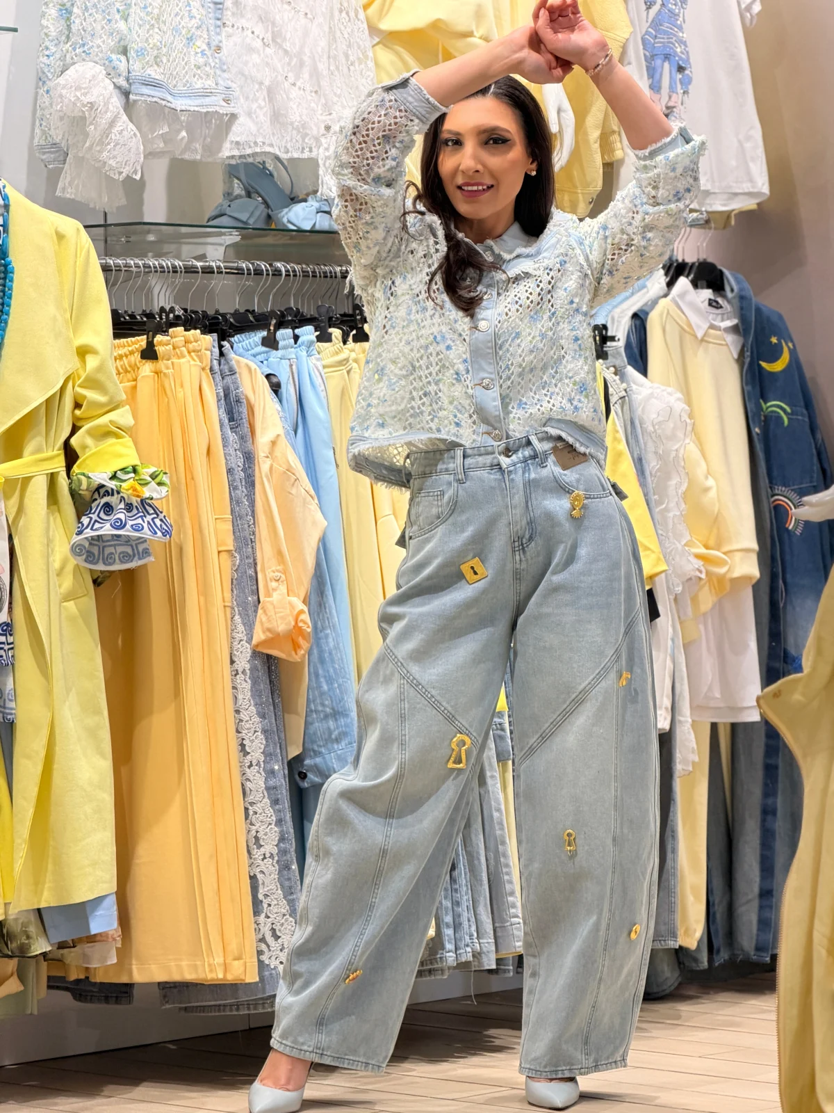 Jacheta dama alba cu imprimeu perforat [7]