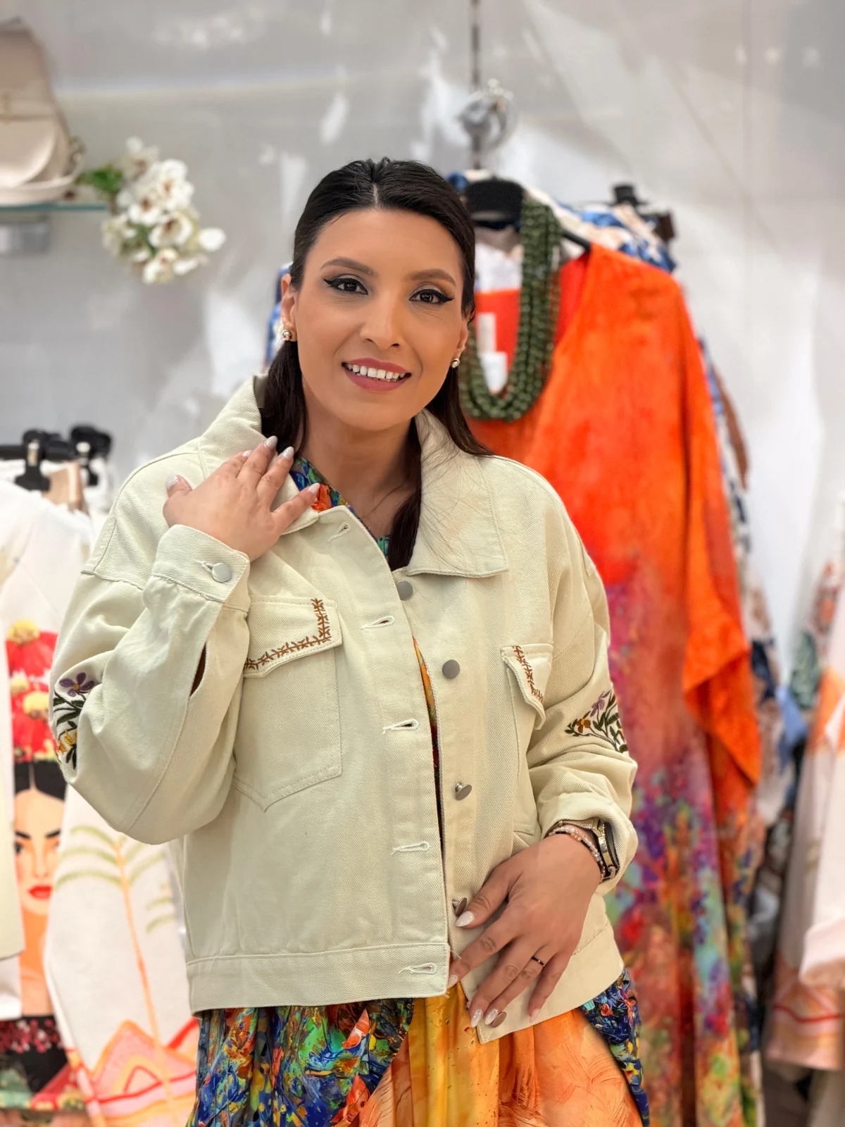 Jacheta dama bej cu broderie florala pe maneca [4]