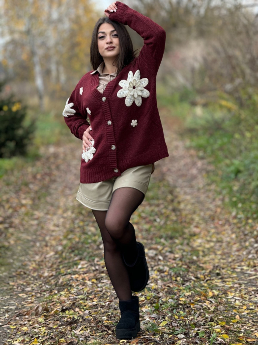 Jacheta dama bordo cu aplicatii flori crosetate [3]