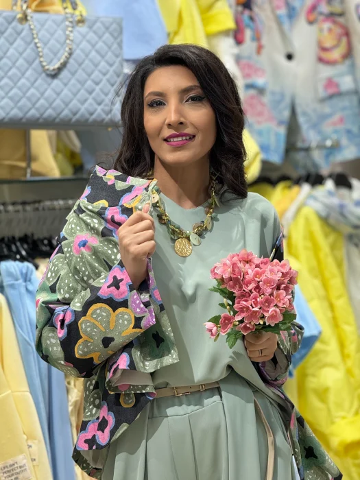 Jacheta dama cu print floral multicolor [2]