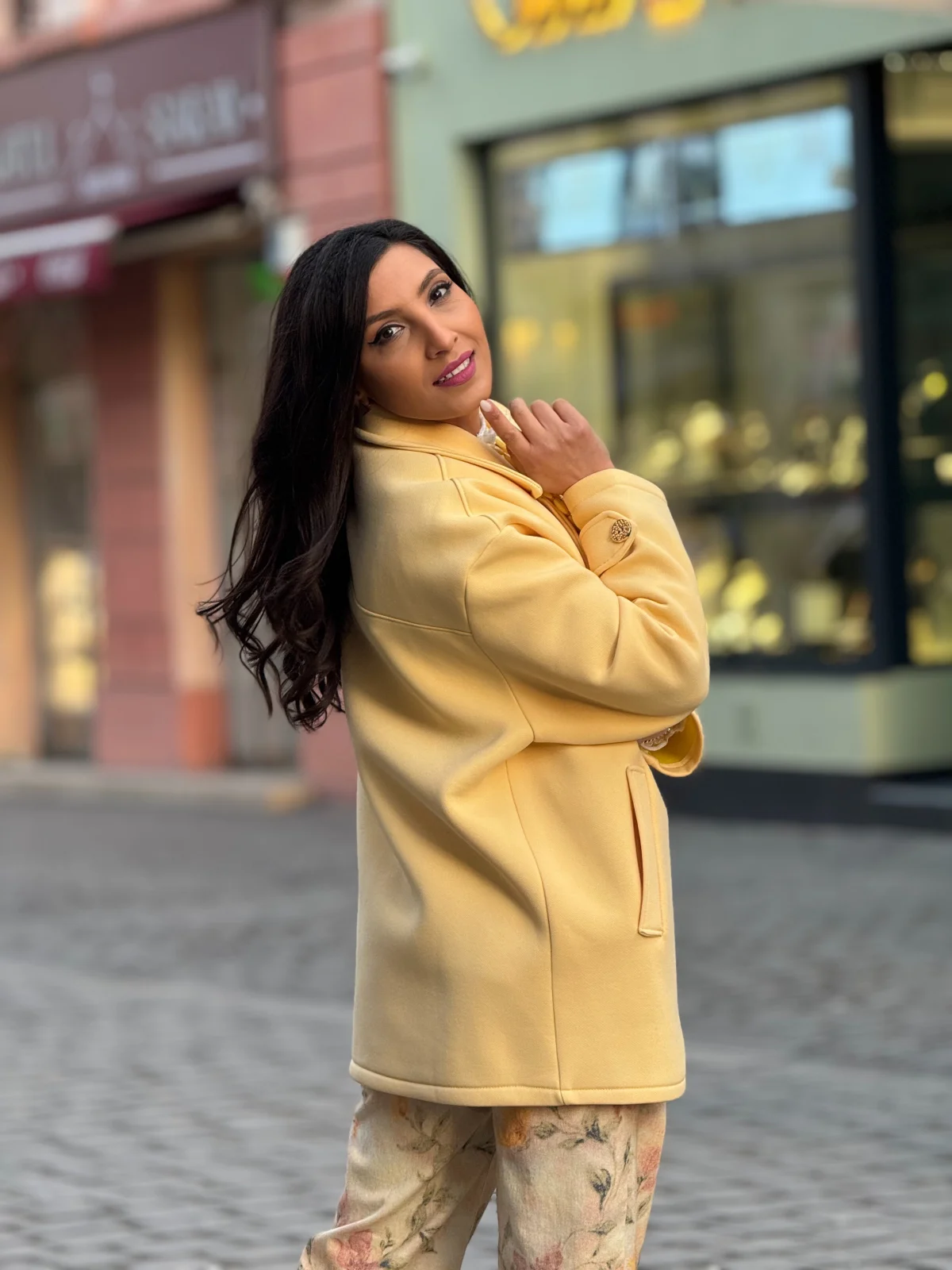 Jacheta dama galbena cu doua randuri de nasturi [7]