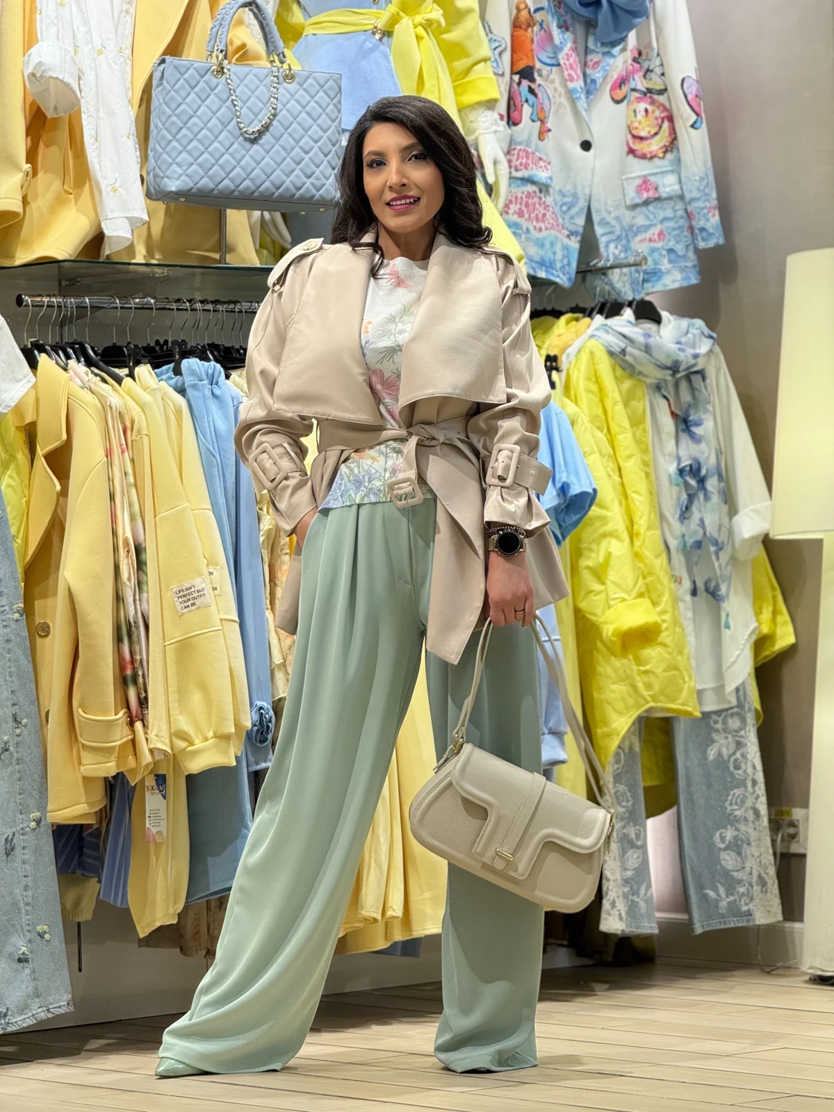 Jacheta dama scurta bej cu cordon in talie [5]