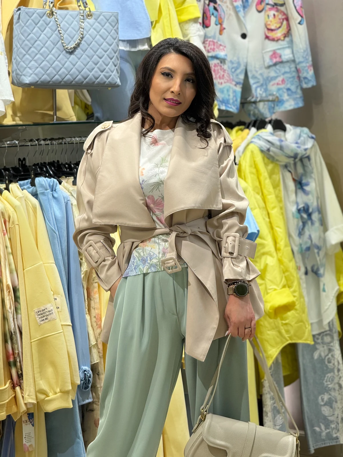 Jacheta dama scurta bej cu cordon in talie [4]