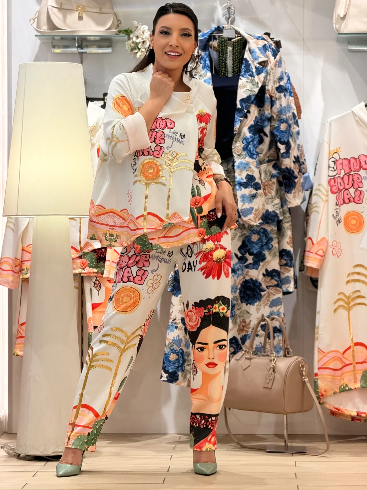 Jacheta dama scurta cu imprimeu Frida [6]