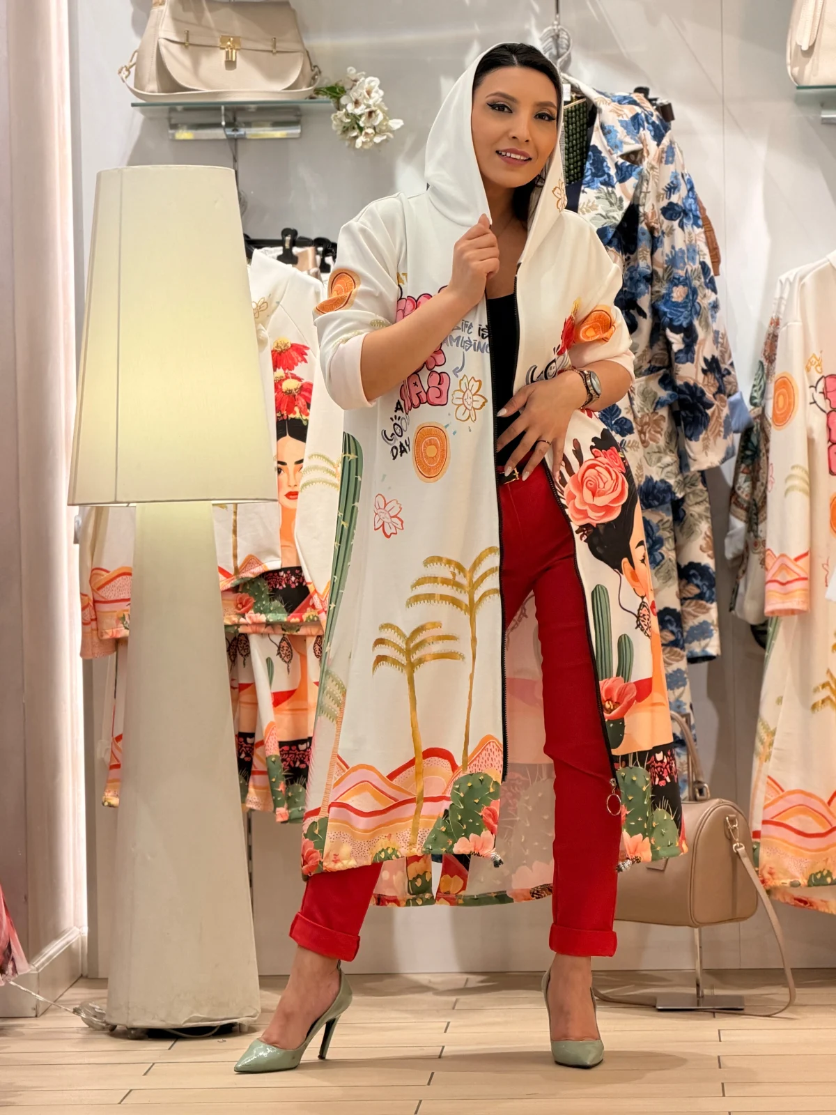 Jacheta lunga dama alba cu imprimeu Frida [6]