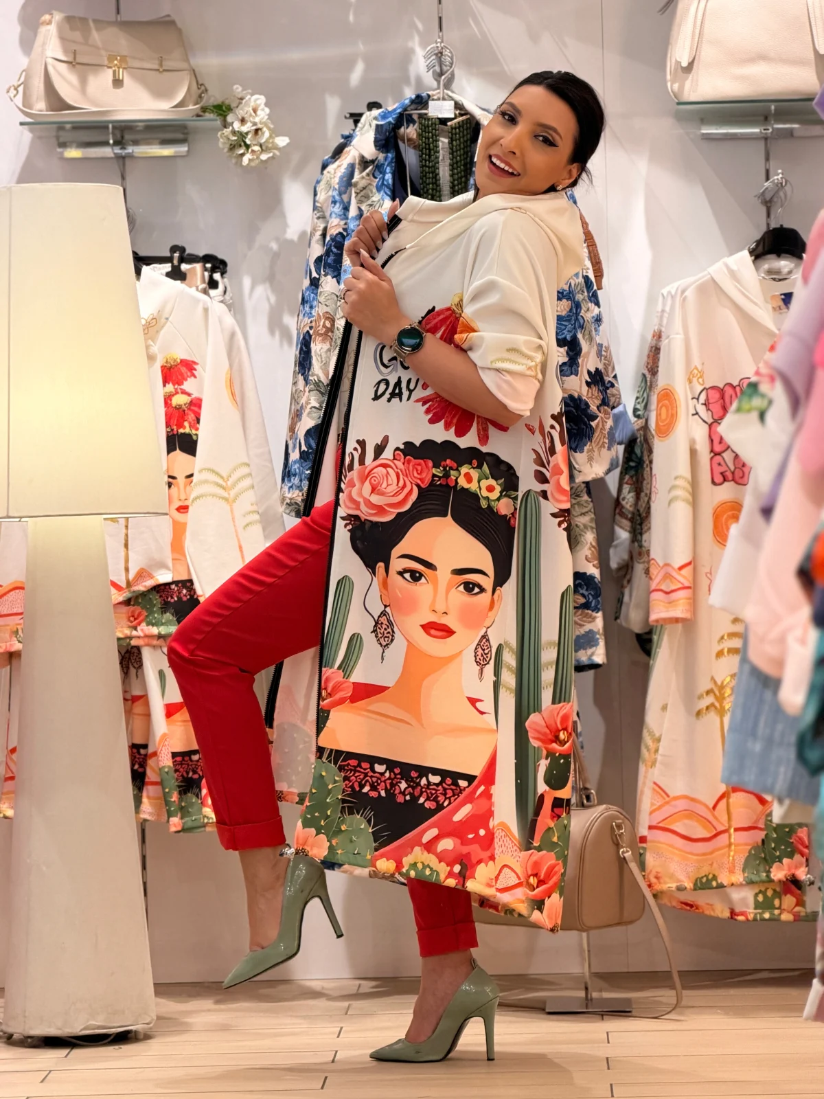 Jacheta lunga dama alba cu imprimeu Frida [4]