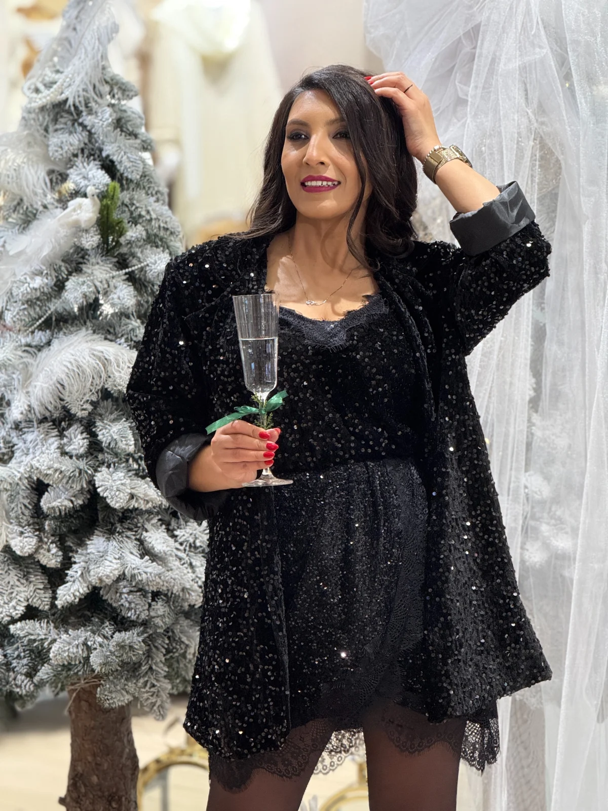 Maieu dama neagra cu paiete si dantela [5]