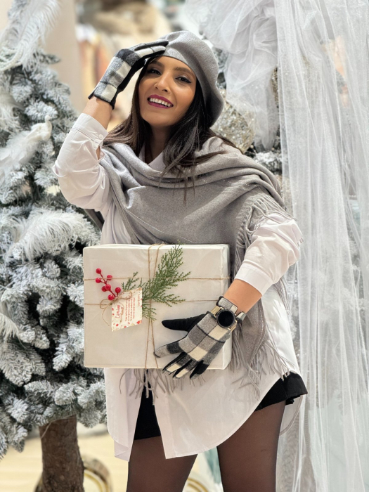 Manusi dama gri cu carouri si insertie tactila pentru ecrane [3]