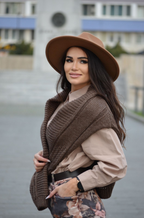 Palarie dama maro cu snur la spate [2]