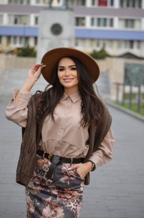 Palarie dama maro cu snur la spate