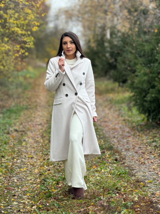 Palton dama bej cu nasturi