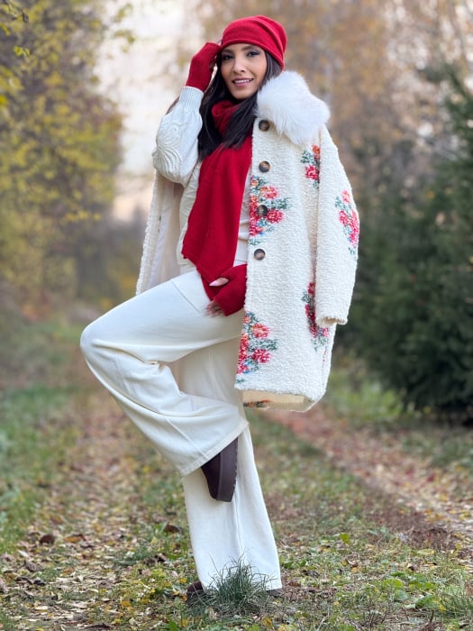 Palton dama cu flori brodate si guler din blana