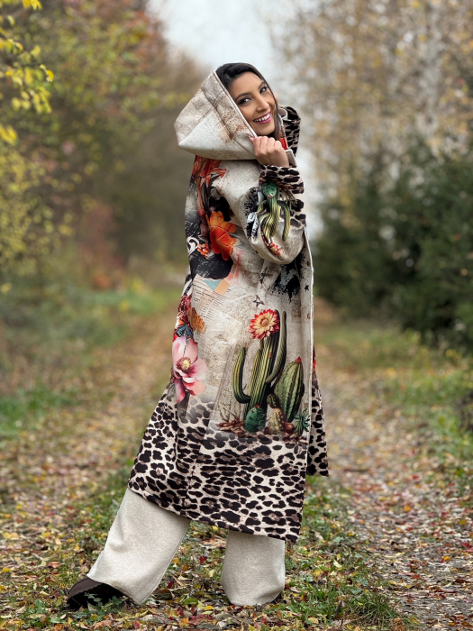 Palton dama lung bej artistic cu imprimeu Frida si accente florale [7]