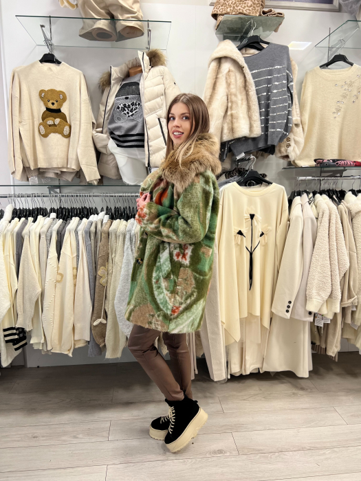 Palton dama verde modern cu guler amplu din blana si nasturi [2]